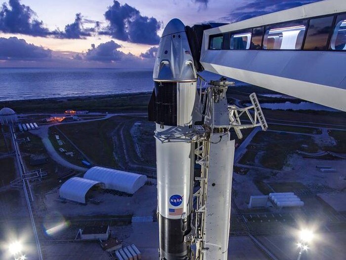 Dua astronaut NASA akan terbang ke Stasiun Ruang Angkasa Internasional pada 27 Mei. Astronaut yang bersiap dalam misi ini adalah Bob Behnken dan Doug Hurley.