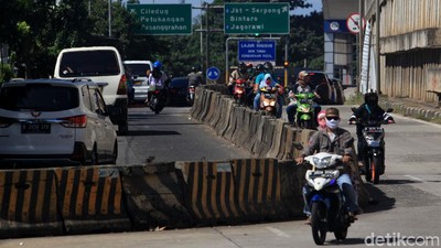 Akses Putar Balik Jauh, Pemotor di Ciledug Terpaksa Lawan Arah