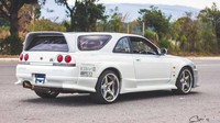 Mobil modifikasi yang disebut Speed Wagon ini ditemukan di situs jual beli mobil Vistec R Import dengan harga USD 85 ribu atau sekitar Rp 1,25 miliar. Foto: motor1