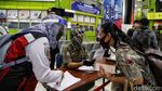 Pemeriksaan Penumpang dari Luar Kota di Stasiun Gambir Diperketat