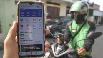 Aplikasi online dengan segala macam fitur bantuan tercetus oleh para pengusaha untuk memudahkan kehidupan masyarakat.ANTARA FOTO/Asprilla Dwi Adha