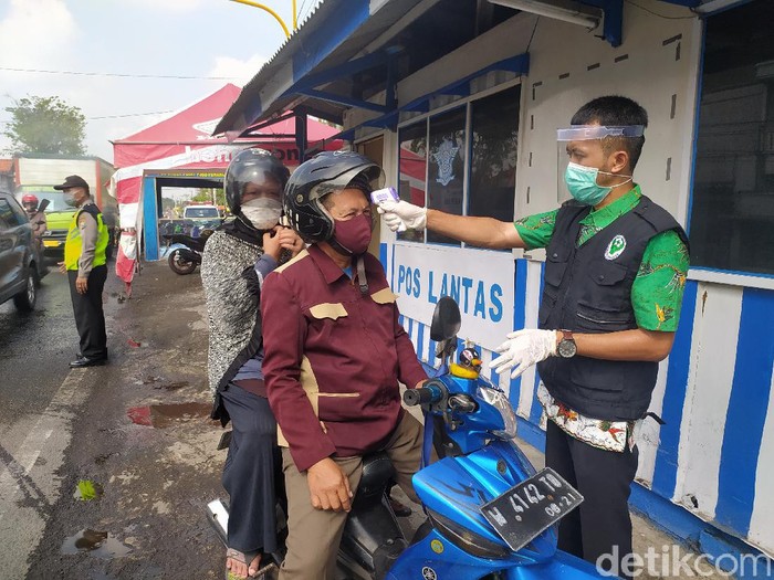 PSBB Sidoarjo kembali diperpanjang. Di jilid tiga ini, Pemkab Sidoarjo fokus pada pembatasan di tingkat desa.
