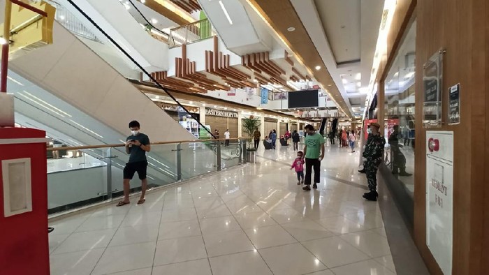 Suasana Mal Summarecon Bekasi