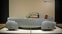 Prototipe ini mengusung bodi dengan aluminium yang dibangun oleh Derham Body Company yang berbasis di Philadelphia dipasang pada kerangka Merkurius 1947 yang dimodifikasi secara ekstensif dan daya berasal dari fl8-V8. Foto: Pool (Autoblog)