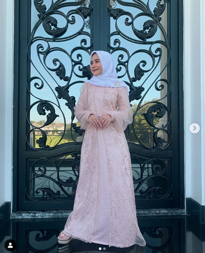 Prilly Latuconsina Prilly Latuconsina dari instagram.