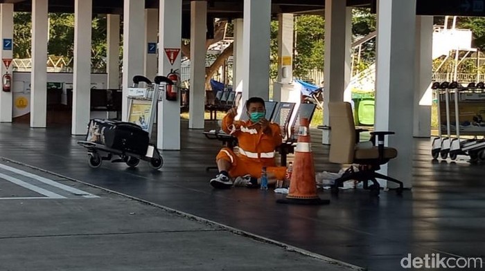 tka china pulang lewat bandara banyuwangi