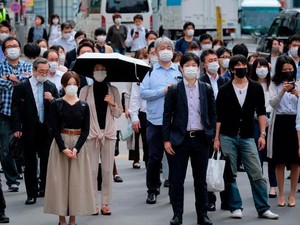 Status Darurat Corona Dicabut di Tokyo, Warga Padati Jalan dan Stasiun