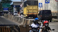 Para pemotor ini melawan arus di kawasan Jalan Ciledug Raya, Pesanggrahan Jaksel, tepatnya di gerbang tol Ciledug 3 arah Lebak Bulus.