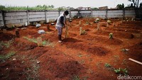 Guna menekan jumlah kasus dan angka kematian akibat COVID-19 kian bertambah di Indonesia PSBB pun diterapkan di berbagai wilayah.