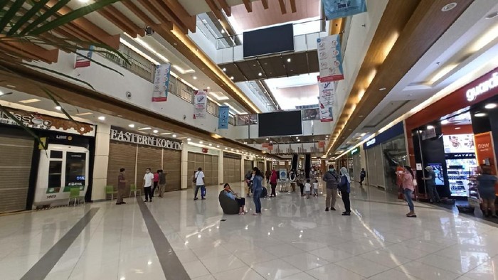 Suasana Mal Summarecon Bekasi