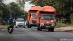 Habis Lebaran Truk Sampah Antri di Bantargebang