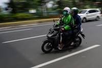 Sebelum adanya ajakan untuk hidup berdamai dengan COVID-19 dari Presiden, Indonesia telah menghadapi berbagai keadaan new normal lainnya.