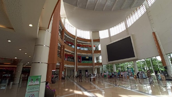Suasana Mal Summarecon Bekasi