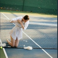 Berikut contoh dari foto katalog fashion tak biasa yang sebenarnya terlihat aneh diterapkan brand seperti Zara. Foto: Twitter/Zara