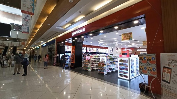Suasana Mal Summarecon Bekasi