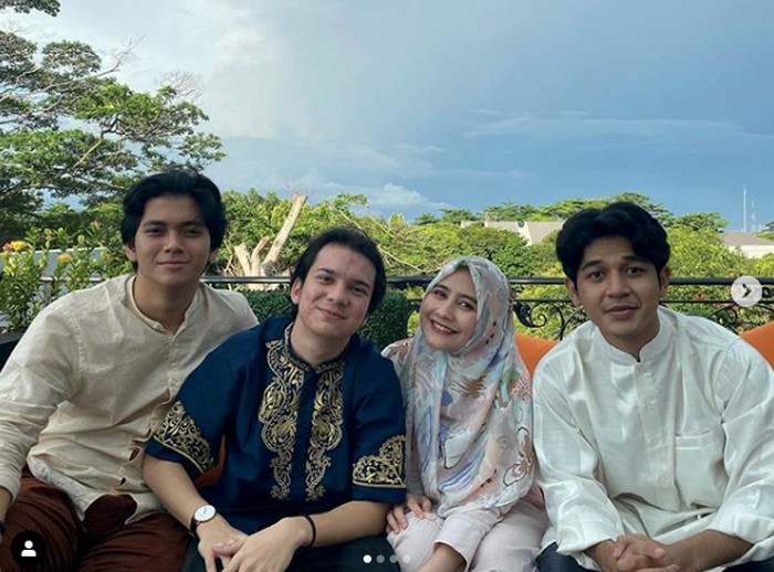 Prilly Latuconsina dari instagram.