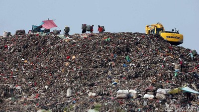 Intip Aktifitas Pemulung Bantargebang