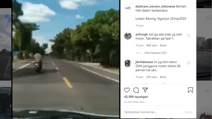 Mobil oleng dan tabrak tembok karena hindari pemotor