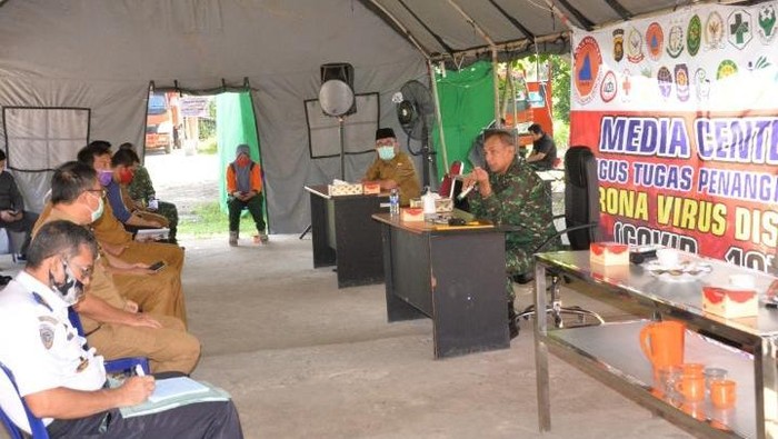Brifing di Posko Gugus Tugas Penanganan Covid-19 Jambi.
