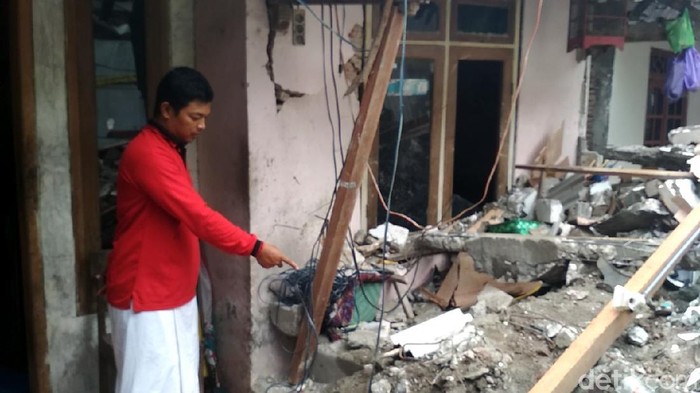 Mahfudz, ayah balita korban tewas Kapolsek di Rembang penabrak rumah