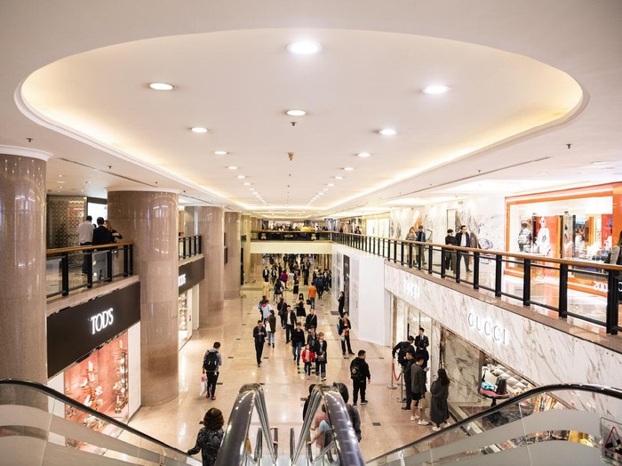 Mall Metropolitan Bekasi Jelang Relaksasi PSBB Pemkot Bekasi berencana merelaksasi pembatasan sosial berskala besar (PSBB) di sejumlah mal. Dengan kata lain, Pemkot mulai persiapan menyambut new normal.