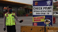 Imbauan kepada pengguna jalan, tetap ikuti aturan pemerintah, tetap jaga jarak, gunakan masker dan hand sanitizer.