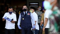Gubernur Jawa Barat Ridwan Kamil juga tampak hadir di Summarecon Mall Bekasi, Jawa Barat, Selasa (26/5/2020).