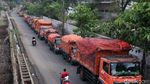 Habis Lebaran Truk Sampah Antri di Bantargebang