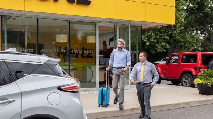 Sewa mobil perusahaan Hertz bangkrut