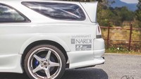 Bagasi Skyline yang panjang ditiadakan untuk menambah ruang baris belakang mobil ini. Foto: motor1