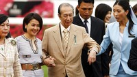 Dilansir dari berbagai sumber, Rabu (13/2/2019), Ho adalah anak kesembilan dari Ho Sai Kwong dan Flora Sin, keluarga berpengaruh yang punya hubungan dengan Sir Robert Hotung, seorang pengusaha sukses yang sering disebut sebagai The Grand Old Man of Hong Kong.. AP Photo/Vincent Yu.