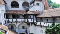 Tujuan dibangunnya kastil ini adalah sebagai garda pertahanan Kerajaan Hungaria dalam menghadapi serangan-serangan musuh salah satunya Kerajaan Ottoman yang menyerang Hungaria pada abad ke-15. Pada tahun 1920, daerah Transylvania berpindah tangan dari Hungaria ke Rumania yang saat itu berbentuk kerajaan. Istimewa/dok.bran-castle.com