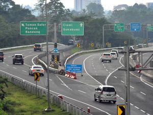 Polisi Berlakukan One Way dari Puncak ke Jakarta Pagi Ini