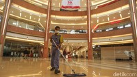 Namun kehadiran Presiden Jokowi, Gubernur dan Wali kota membuat warga antusias dan penasaran untuk mendatangi mal.