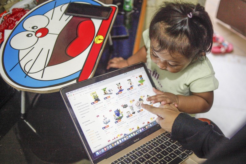 Sebelum adanya ajakan untuk hidup berdamai dengan COVID-19 dari Presiden, Indonesia telah menghadapi berbagai keadaan 'new normal' lainnya.