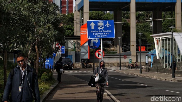H-2 Lebaran, sejumlah perkantoran di Jakarta mulai beraktivitas seperti biasanya. Begini kondisinya.