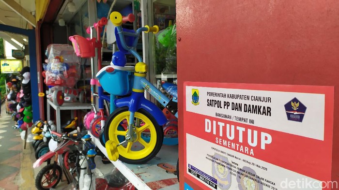 Bupati Cianjur ancam cabut izin toko membandel buka saat PSBB