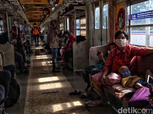 Orang-orang Ini Masih Harus Pakai Masker di Transportasi Umum, Siapa Saja?