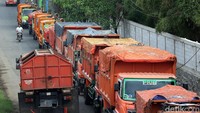 Sedangkan pada H-1, total sampah mencapai 6.995 ton dengan 1.299 rit truk sampah.