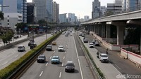 Meski demikian, kemacetan parah belum terjadi di Jakarta.