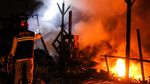 Gudang Pengepul Barang Bekas di Aceh Ludes Terbakar
