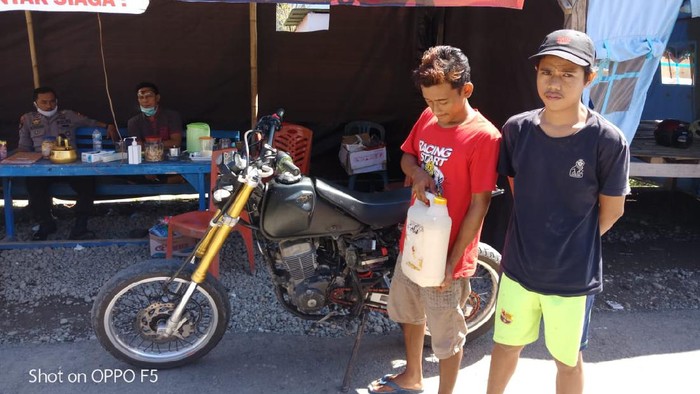 2 Remaja pembawa tuak diamankan.