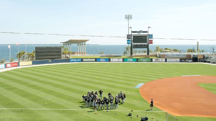 Stadion disewakan sebagai penginapan Airbnb