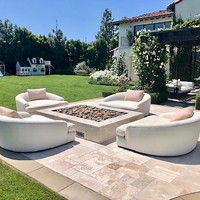 Ia lalu mengatakan, Lalu bintang pop itu mau pindah, dan saya menawarkannya kepada salah satu klien terfavorit saya yang tidak bisa saya sebut namanya.Foto: Dok. The Society Group/People