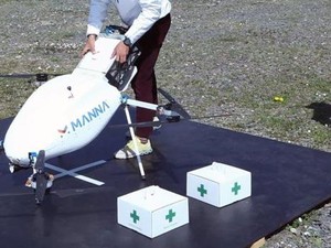 Bantu Lansia di Tengah Corona, Drone Ini Kirimkan Roti dan Obat