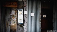 Sejumlah restoran Jepang yang kerap menjadi pilihan warga itu pun tampak sepi dari aktivitas bak mati suri.