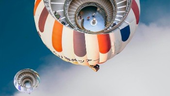 Bagi Hüseyin, inspirasi karya seni ada di mana-mana.  Foto: Instagram @art.side