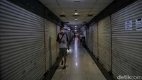 Para pedagang juga mengeluhkan peraturan PSBB yang belum jelas.