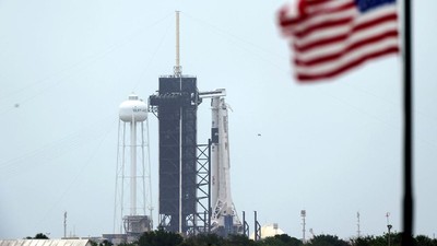 Roket Falcon 9 Siap Meluncur ke Luar Angkasa