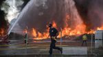 Kebakaran di Pabrik Tomat, Ribuan Palet Plastik Ludes Terbakar